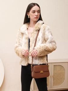 Beg Tangan Kulit dengan Reka Bentuk Niche Mewah 2024 Beg Tauhu Fesyen Musim Bunga dan Musim Panas Baru Beg Messenger Sebelah Bahu