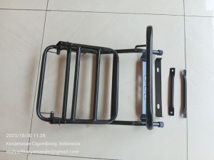 Backrack madrid hitam vespa universal