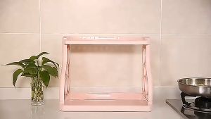 ชั้นวางเครื่องปรุงรส ชั้นวางเครื่องปรุง หยิบใช้สอยก็สะดวก ซึ่งจัดเก็บของ ให้มีความเป็นระเบียบ ไม่รก เกะกะ ชั้นวางเครื่องปรุง 2ชั้น มีให้เลือก 3 สี