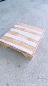 โต๊ะวางตู้เย็นมินิ โต๊ะวางของไม้สัก ขนาด 45x45x12ซม มีทั้งแบบงานดิบและงานทำสีประกอบสำเร็จพร้อมใช้งาน รับน้ำหนักได้มาก