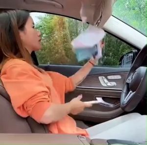 ช่องใส่บัตรที่เก็บบัตร ที่ใส่แว่นตา ที่เก็บปากกา ช่องใส่ของอเนกประสงค์ ที่เก็บของจุกจิก สีดำ