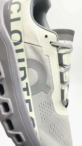 Sepatu Sneakers Running On Cloudmonster: Sepatu Stylish & Nyaman untuk Semua Usia