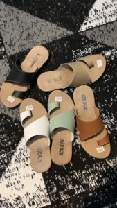 NAYLA 3LOOK Sandal Wanita Model Jepit Sandal Jepit Anti Licin Sol Karet Teplek Pastel Motif Jepit Jempol Sendal Flat Color Series Terbaru 2024