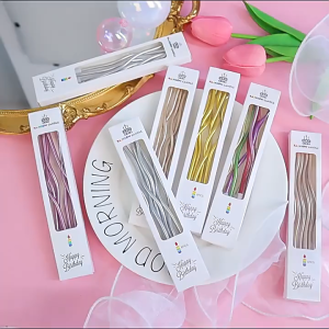 สินค้ามีพร้อมส่ง เทียนวันเกิด ปักเค้กแบบเกลียวโค้ง เกลียวเมทัลลิค HAPPY BIRTHDAY สวยหรู ️HBD อุปกรณ์ตกแต่งเค้ก 1 กล่อง มี 6