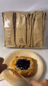 lys ชุดส้อมมีดไม้แบบใช้แล้วทิ้งแพ็คในซองกระดาษ (1 แพ็คมี 50 ชูด)