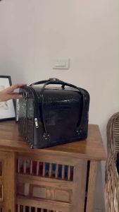 BT20 กระเป๋าเครื่องสำอาง Makeup Artist Bag นำ้หนักเบา สีดำ พร้อมสายสะพาย