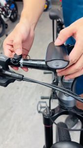 Đèn pin sạc có còi chống nước siêu sáng cho xe đạp