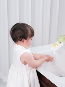 SHI YUE JIE JING | Children Autonomous Washing Hand Extender Splash-proof Toy