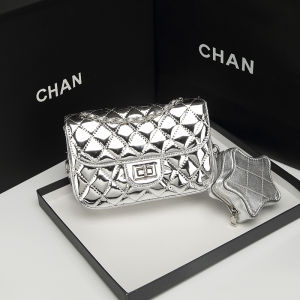 Fashion Bright Leather Classic Style Quilted Chain Womens Bag 2024 Spring/Summer New Arrival Patent Leather Crossbody Shoulder Small Bag Mini