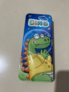 Kotak Pensil Kaleng Dino keren B-726-28