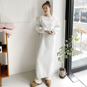 ชุดเดรสสเวตเตอร์คอตั้งยาวคลุมเข่าทรงหลวมสไตล์เกาหลีสำหรับผู้หญิงในฤดูใบไม้ร่วงและฤดูหนาว ผ้าฝ้ายผสมโพลีเอสเตอร์