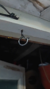 10/20 pcs Q Hanger Hooks with Safety Buckle Windproof Screw Hooks for Hanging Outdoor String Lights Ceiling Hooks