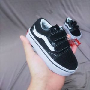 SEPATU VANS12 ANAK HITAM / SEPATU SEKOLAH ANAK TK SD / SEPATU SEKOLAH HITAM / SEPATU ANAK SEKOLAH TERBARU / SEPATU ANAK IMPORT