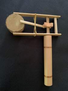 Mainan tradisional otek otek buatan UMKM silahkan dibeli untuk bantu lokal