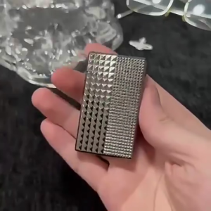 For gifting-Voice-controlled kerosene lighter smart lighter various electric ignition methods high-tech lighter Rivet vintage style 智能声控煤油打火机