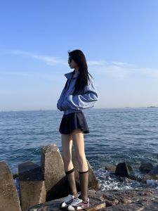 กระโปรงสั้นทรงเอสีดำสำหรับผู้หญิงในฤดูใบไม้ร่วง ทรงเข้ารูป กระโปรงสั้นทรงเอสุดเซ็กซี่ สไตล์สตรีทแวร์สุดเก๋