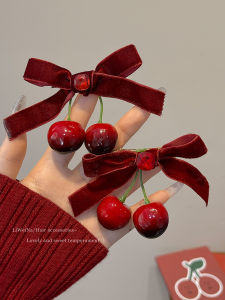 กิ๊บติดผมรูปผีเสื้อผ้ากำมะหยี่สีแดง กิ๊บติดผมรูปปากเป็ดสไตล์ย้อนยุคสำหรับผู้หญิง กิ๊บติดผมด้านข้าง ทรงหางม้า สไตล์เกาหลี ฤดูใบไม้ผลิและฤดูร้อน 2023