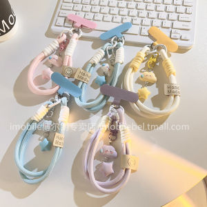 สร้อยข้อมือสั้นผูกมือลายการ์ตูนพร้อมสายโซ่สำหรับโทรศัพท์มือถือ เครื่องประดับแฟชั่นสำหรับเด็กผู้หญิง สายรัดคีย์บอร์ดแบบยูนิเวอร์แซล สายรัดกล้อง CCDC สำหรับนักเรียน กระเป๋าเป้