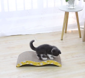 Durable Cat Scratcher Corrugated Wave Shape Corrugated Interactive Pet Toy Cat Scratcher Board Papan Calar Kucing 猫抓板