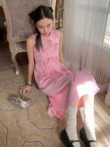 ชุดเดรสยาวสไตล์เจ้าหญิงฝรั่งเศสสำหรับฤดูร้อนปี 2025 ดีไซน์ใหม่ ทรงเข้ารูป แขนกุด กระโปรงทรงเอ ผ้าโพลีเอสเตอร์ สีพื้น