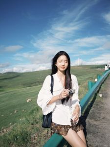 กระโปรงจีบลายดอกไม้สีน้ำตาลสไตล์อเมริกันย้อนยุคสำหรับผู้หญิง กระโปรงสั้นทรงเอเอวสูง ผ้าไนลอนผสมโพลีเอสเตอร์ ฤดูใบไม้ผลิและฤดูใบไม้ร่วง