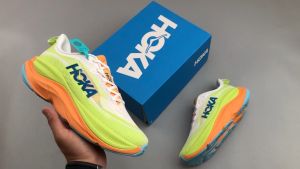 รองเท้าวิ่งHO---KA Skyflow Blue Pink กันลื่นและทนต่อการสึกหรอ รับประกันคุณภาพ