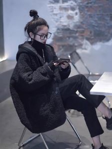 Black Lamb Fur Jacket Womens Autumn Winter Thickened Cotton Sandwich Hooded Coat Small Size High End Feelings Commute Style