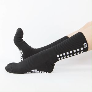 ถุงเท้ากีฬายาวครึ่งแข้งยี่ห้อ Socksy รุ่น FA-0001 – รีไซเคิลจากขวดพลาสติก พื้นกันลื่น กระชับทุกสเต็ป