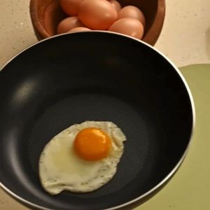 Tefal Cook N Clean Frypan 30cm: Lightweight Cooking Utensil for Everyday Use