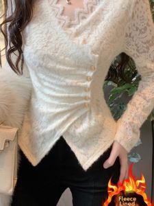 chaqi | Plush Lace Flared Waist V-Neck Base Shirt