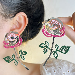 ต่างหูรูปดอกกุหลาบสีแดง 3D วินเทจ ดีไซน์เก๋ไก๋ ต่างหูแบบห่วงสำหรับผู้หญิง อุปกรณ์เสริมแฟชั่น เครื่องประดับ