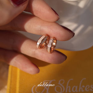 Dellamo Natural Shell Earrings Womens Small Design Sense High-End New Years Jewelry Fresh out New 2022 Fashion Accessories