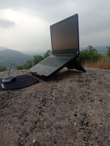 Stand Laptop Lipat Serbaguna