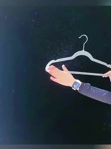 XUANG | Non-Marking Anti-Slip No-Bump Hangers