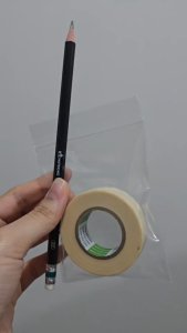 กระดาษเทปกาวนิตโต้ 1 ม้วน แถมดินสอ2B 1 แท่ง Nitto สำหรับ ขูดเลขถังรถ ลอกลาย ไม่เป็นคราบกาว