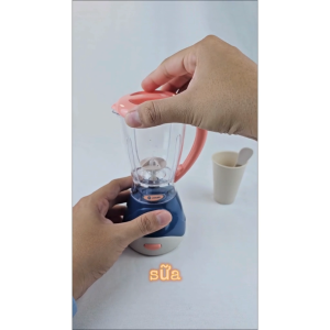 Đồ Chơi Nhà Bếp Máy Xay Sinh Tố Bằng Nhựa Chạy Pin Kèm Hiệu Ứng Xoay Và Đèn. Shopcuabebb