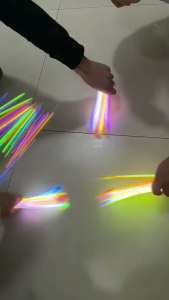 QUE PHÁT SÁNG BẺ NHẸ 20CM COMBO 10 HỘP 30 QUE KÈM ỐNG NỐI | VÒNG TAY DẠ QUANG NHÓM BẠN BUỔI TỐI