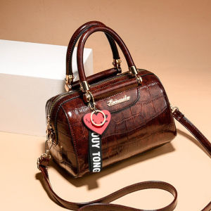 Fashionable Large Capacity Womens Crossbody Bag Versatile Single Shoulder Bag British Style Soft Handle Casual Pillow Shape