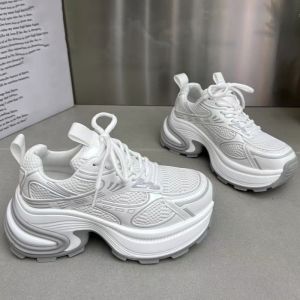 รองเท้าลำลองผู้หญิงหนังแท้พื้นหนา ทรงหัวมน ทรงหัวมน สไตล์ลำลอง ฤดูใบไม้ร่วง 2025 รองเท้าผ้าใบระบายอากาศได้ดี ทรงหัวมน ทรงหัวมน ทรงหัวมน