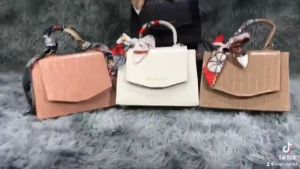 (Tặng Kèm Khăn Lụa Cao Cấp) Túi Hộp Da Rắn Size 25 Dáng Đứng Đủ Màu Trắng Đen Hồng Be Nude Da Mềm Bản Siêu Đẹp - Mã T019 Túi Xách Nữ Cầm Tay Tiện Lợi Phù Hợp Đi Học Đi Làm Đi Chơi Dự Tiệc Sang Trọng