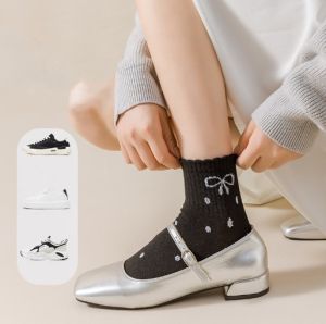 【♡Lovely girls house♡】ถุงเท้าลูกไม้ถุงเท้าติดโบว์ญี่ปุ่นสีดำถุงเท้าสีขาวสำหรับผู้หญิงหญิงสาว