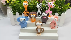 【Local Seller】Funny Animal Keychain Cute Monkey Elephant Backpack Pendant Big Eye Animal Madagascar Doll Keychain