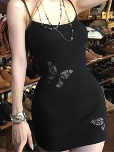 ชุดเดรสสั้นผ้าคอร์ดูรอยสีดำสำหรับผู้หญิงสไตล์ฝรั่งเศส ทรงเข้ารูป กระโปรงสั้นผูกโบว์ ฤดูร้อน 2025 ชุดเดรสคอวีแขนกุด