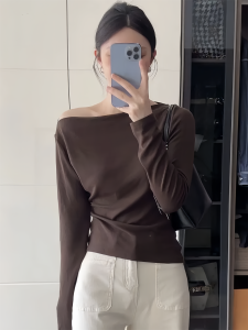 เสื้อยืดแขนยาวทรงสลิมฟิตสำหรับผู้หญิงในช่วงต้นฤดูใบไม้ร่วง ดีไซน์เก๋ไก๋ แขนกุด คอวี สไตล์เกาหลี แฟชั่นฤดูใบไม้ร่วง