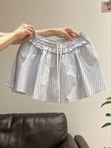 กระโปรงสั้นลายทางเอวสูงผูกโบว์สำหรับผู้หญิง ทรงเอ ทรงหลวม ฤดูร้อน 2025 กระโปรงทรงเอเอวสูง ทรงเข้ารูป กระโปรงทรงเอ