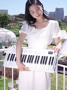 Piano Lipat 61Tombol Keyboard Standar SemiBerat Piano Digital dengan Tas Tangan untuk Pecinta Piano