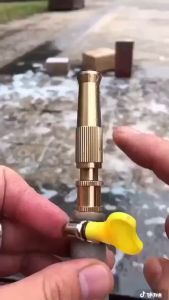 Đầu vòi xịt tăng áp lực nước mini bằng đồng có điều chỉnh nhiều chế độ - Vòi xịt nước tăng áp tưới cây rửa xe cực mạnh kèm đai siết ống