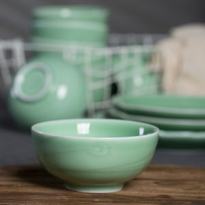 ชามทานข้าวเซรามิกสีเขียว ชามทานอาหารแบบเรียบง่าย สไตล์จีน ชามข้าวต้มสีพื้น ชามลายนกพิราบ ชามสำหรับใช้ในบ้าน ชามโรงแรมหรูหรา