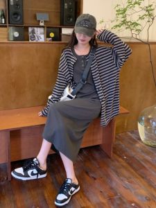 ฤดูร้อน สูง เอว พรางหุ่น กระดุม U-neck สีเทา เสื้อกั๊ก ยาว เดรส ผู้หญิง แขนกุด เสื้อยืดด้านในแยกด้านหลัง เดรส Ladylike Style