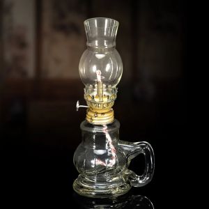 1 Retro Kerosene Candle Holder Windproof Oil Lamp with Glass Cover Suitable for Emergency Lighting and Indoor Decoration